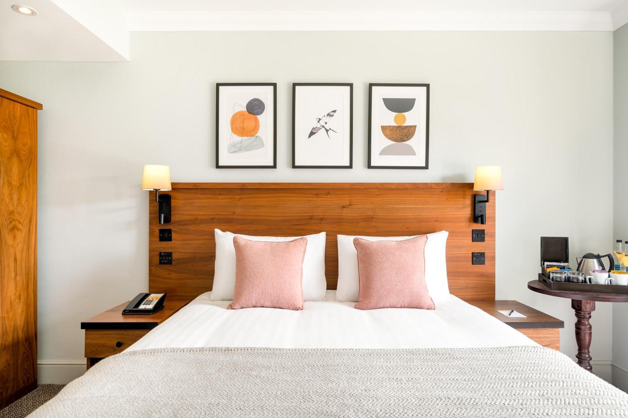 Voco Lythe Hill Hotel & Spa By Ihg Haslemere Kültér fotó